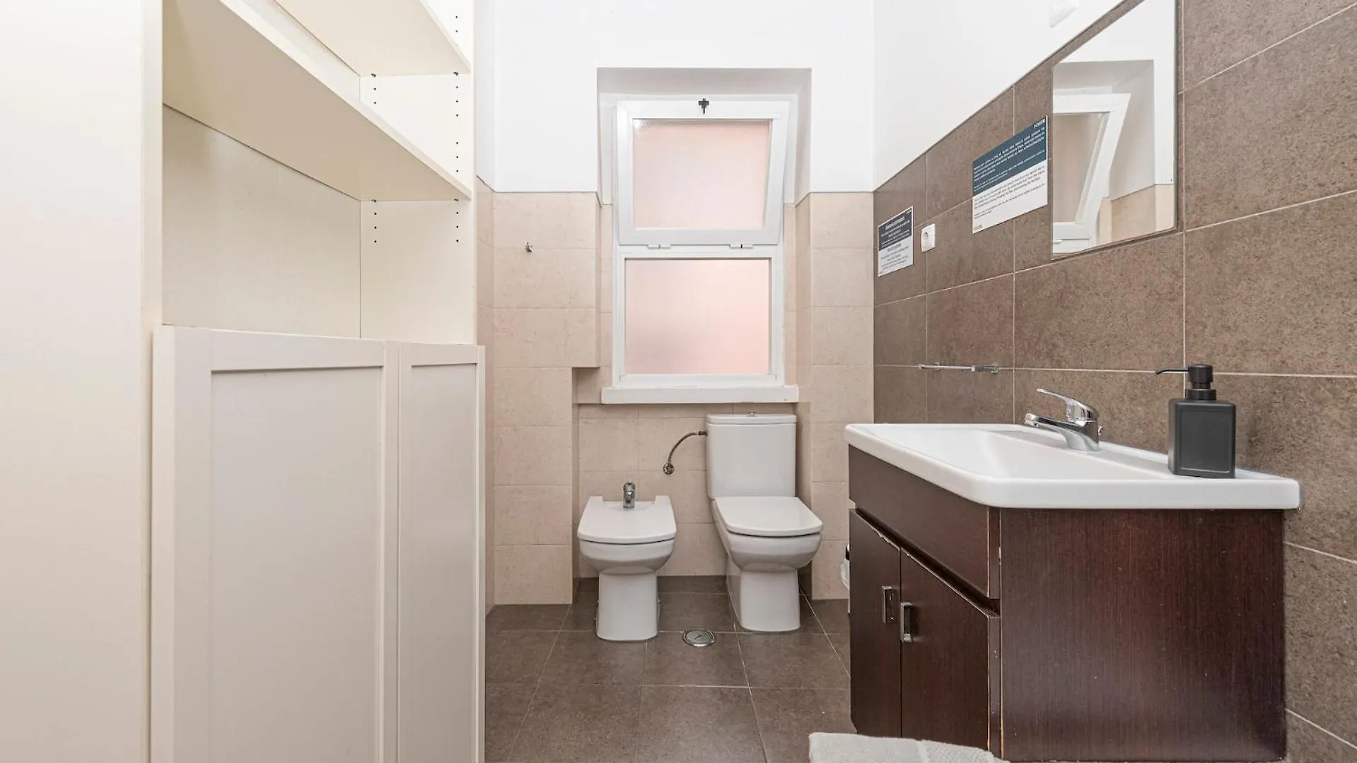 Houze_Central Lisbon, 4 Rooms Flat W/ Zoo View شقة Lisboa